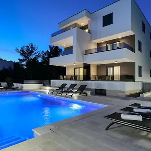 Apartament Ankora 1 With Heated Pool